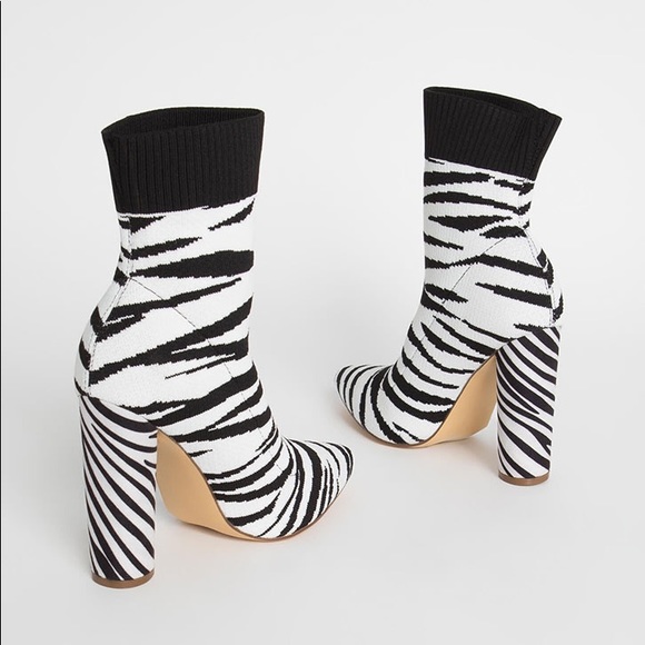 LILIANA ELASKA-7 ZEBRA PRINT KNIT ANKLE BOOTIES - Picture 8 of 9